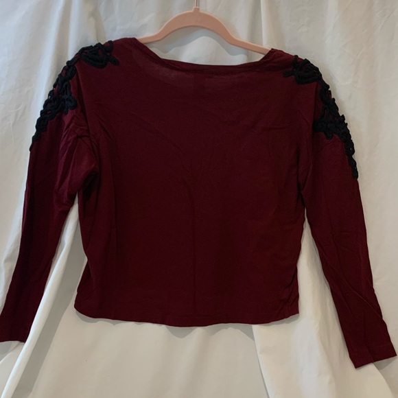 Forever 21 Maroon Long Sleeve Cropped Shirt - Picture 2 of 5